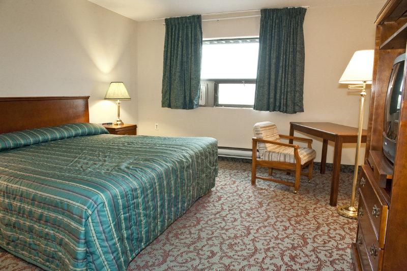 Howard Johnson Hamilton Room photo